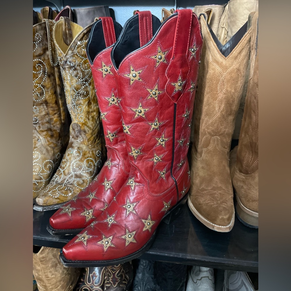Beautiful RED Black Star boots for sale! 7.5 summer Memorial Day July 4th